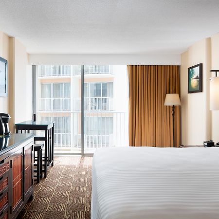 The Twin Fin Hotel Гонолулу Экстерьер фото